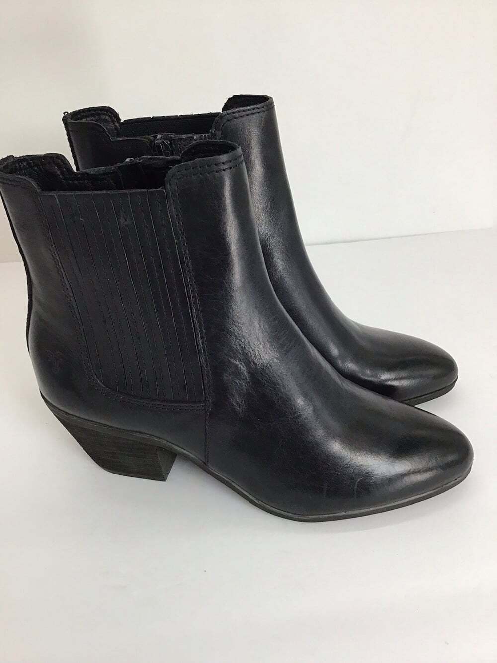 Frye NWT Sandra Women’s Black Leather Heeled Ankle Chelsea Booties Boots Sz 7.5